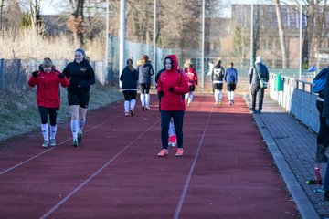 Bild 17 - Frauen SG Holstein Sued - SV Gruenweiss-Siebenbaeumen : Ergebnis: 0:2